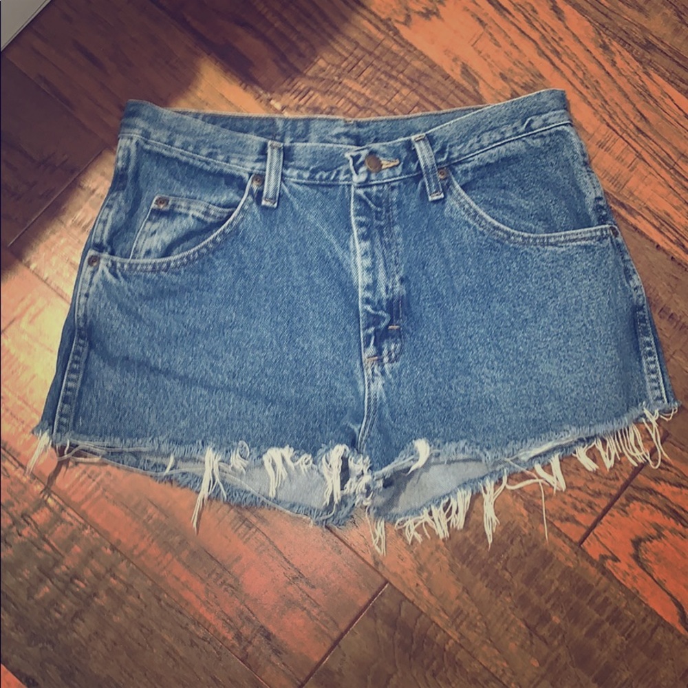 High waist distressed Wrangler shorts